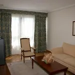 De 3*
