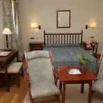De 3*