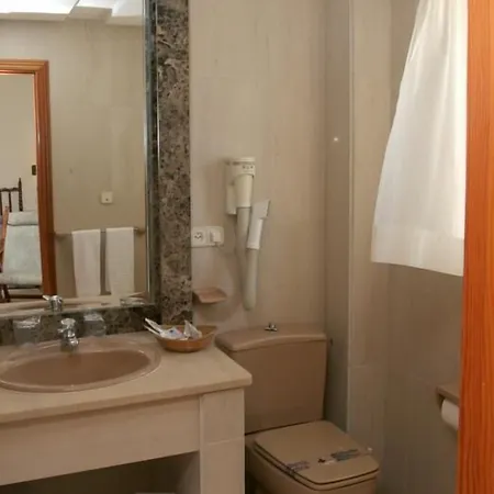 Hotel De 3*
